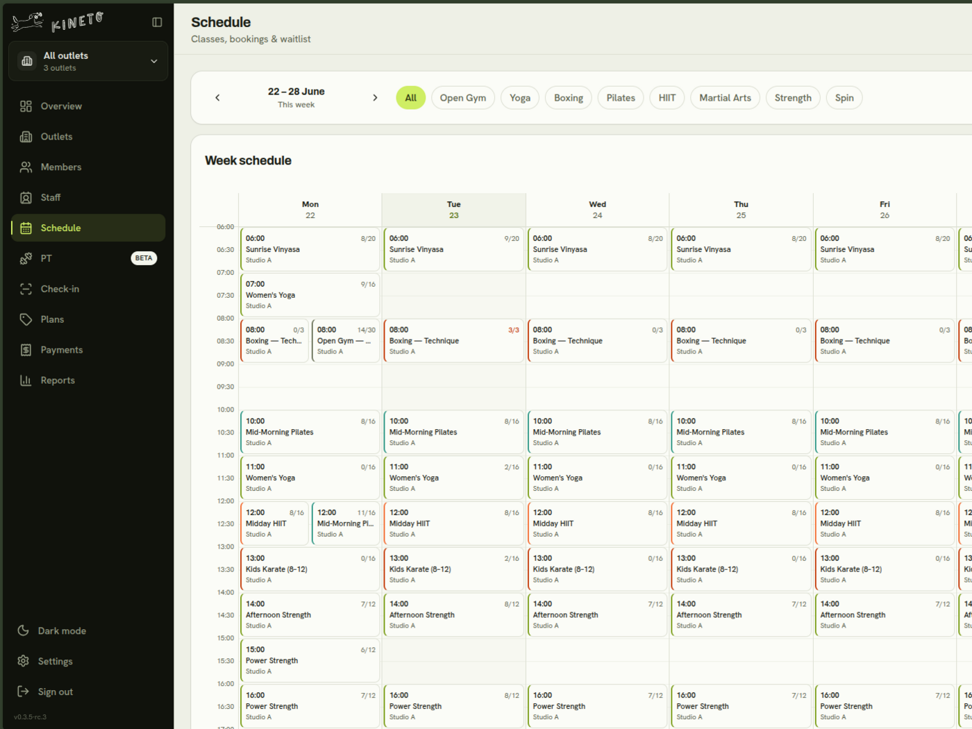 Kineto weekly class schedule with recurring classes and instructor assignments
